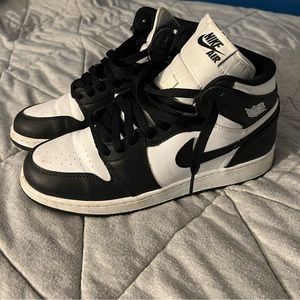 Jordan 1 Mid Black & White